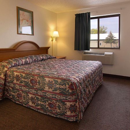 Super 8 By Wyndham Pulaski Room photo