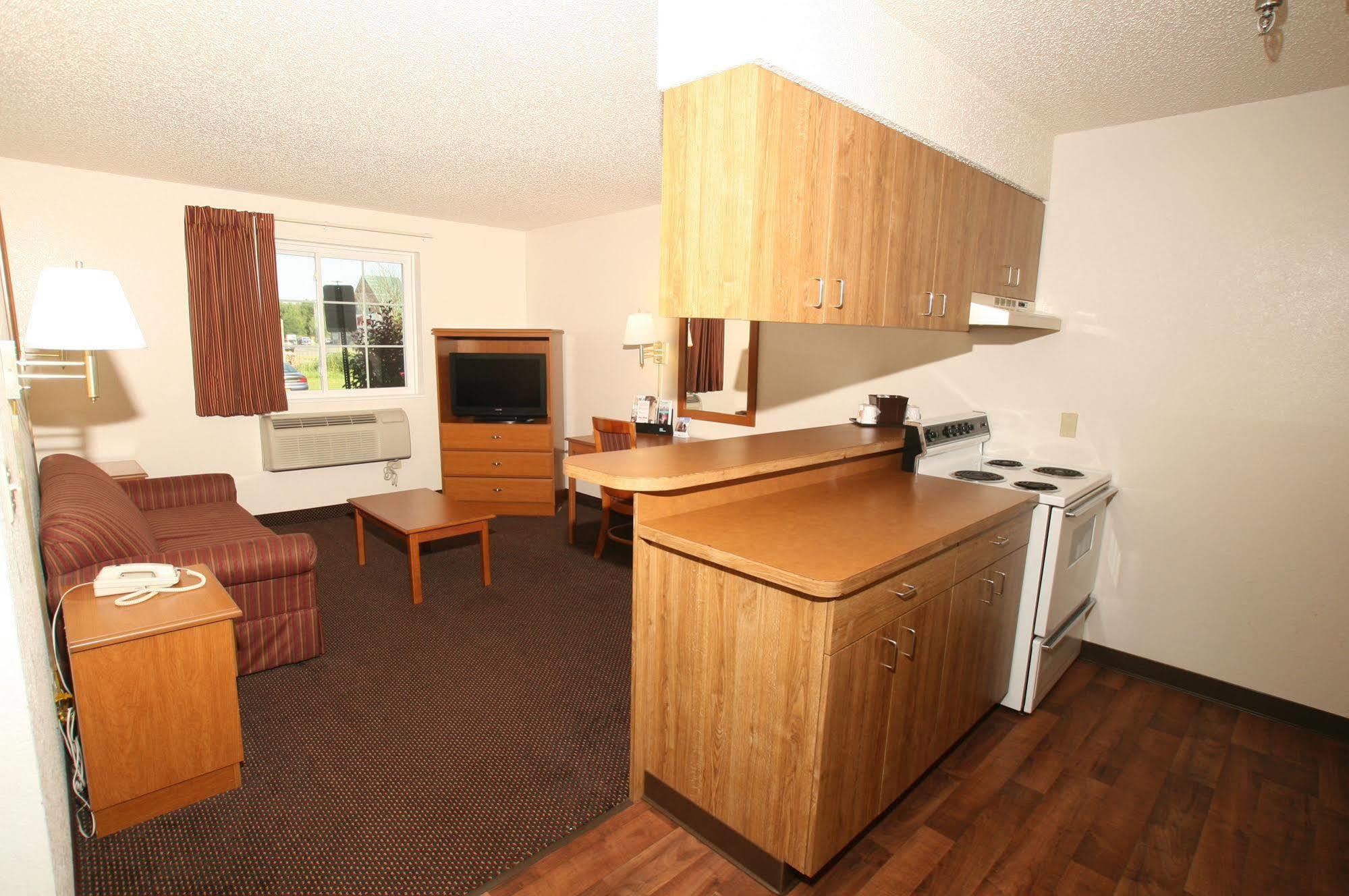 Super 8 By Wyndham Pulaski Exterior photo