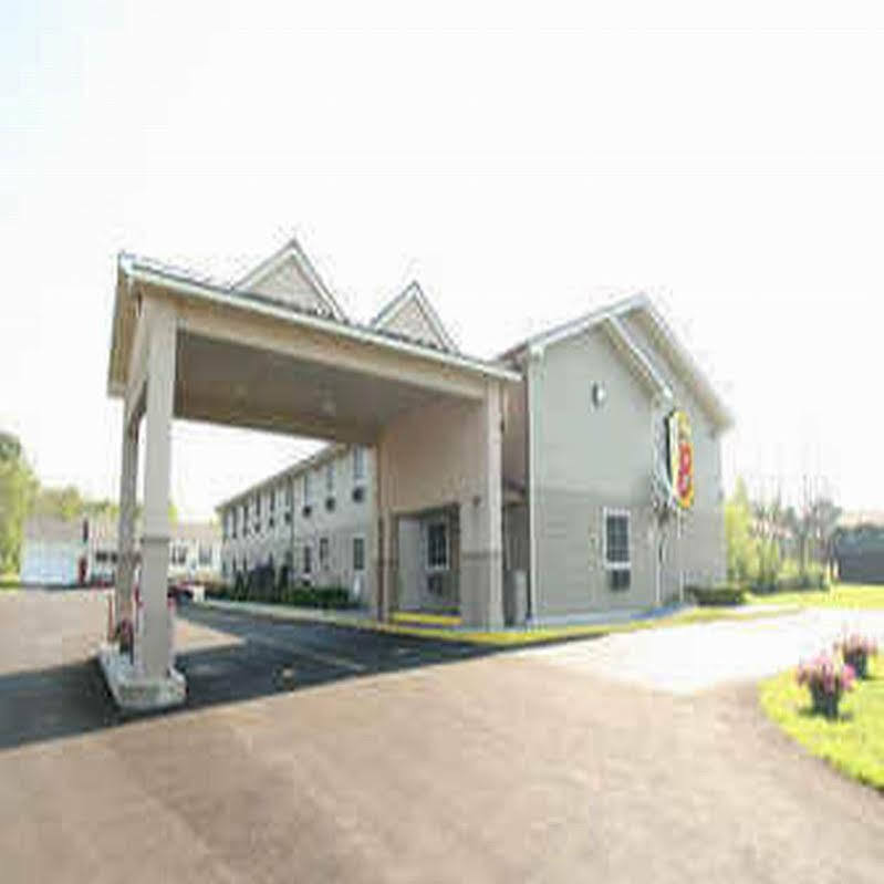 Super 8 By Wyndham Pulaski Exterior photo